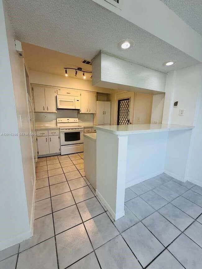 Foto del edificio - 9150 NW 38th Dr