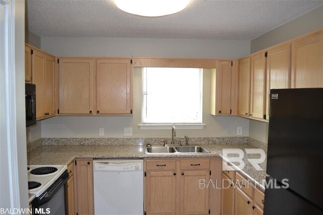 Foto del edificio - 706 Crystal Wells Ct N