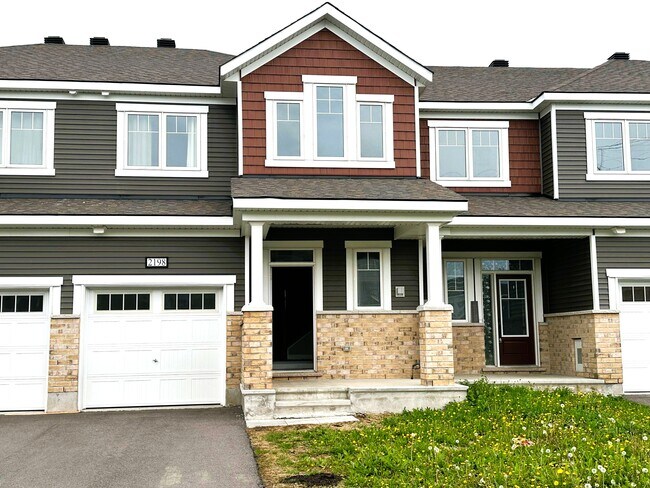 Photo du bâtiment - Contemporary Living at it's Finest! (3 Bed...