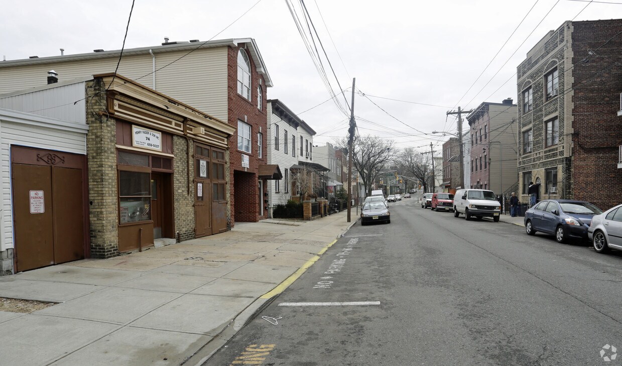 Foto del edificio - 69 Webster Ave