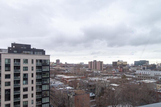 Photo du bâtiment - 1150 Bd René-Lévesque E