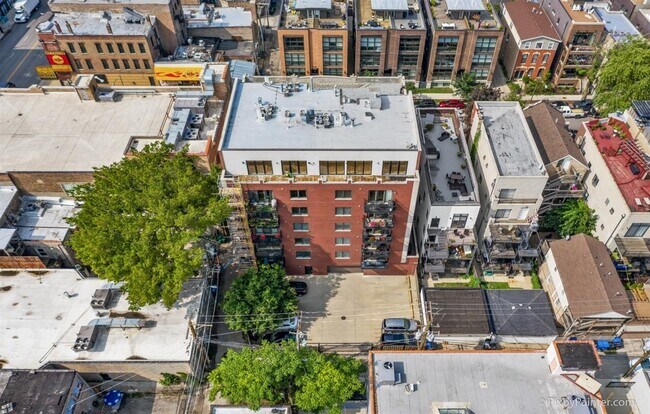 Foto del edificio - 815 N Marshfield Ave