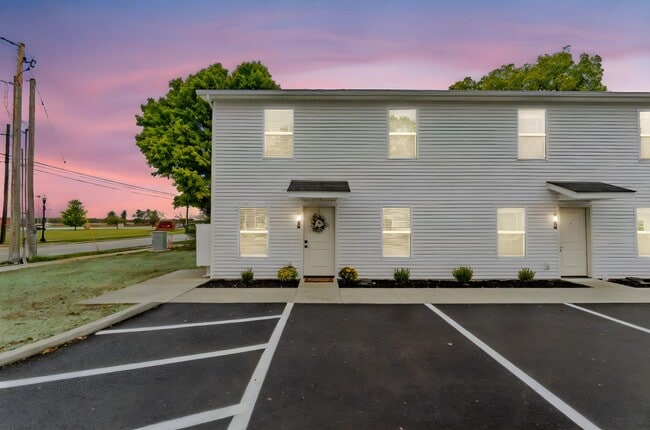 Building Photo - 382 N Franklin St