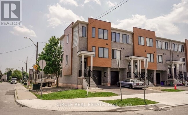 Building Photo - 38 Reid Ave N