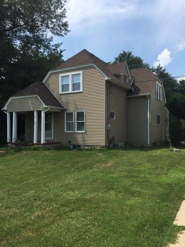 6142 Grand Blvd, Hobart, IN 46342 House Rental in Hobart, IN