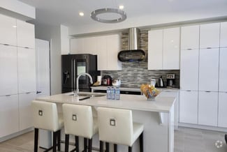 Building Photo - 726 Perseus Av