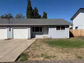 Building Photo - 214 N 55th St