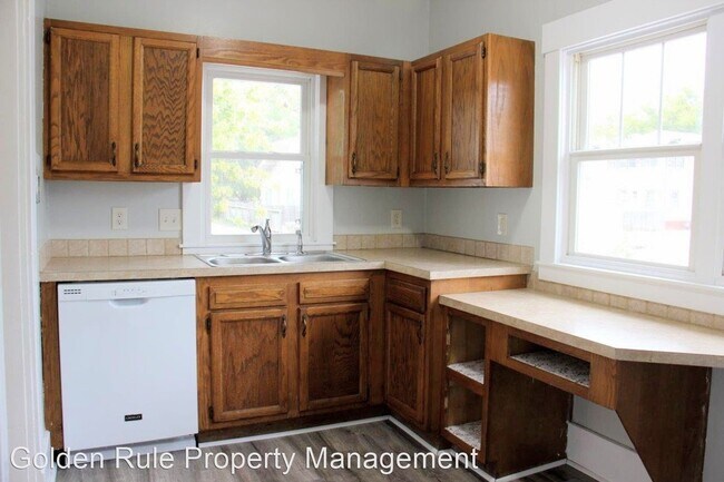 Building Photo - 2 br, 1 bath House - 1215 N Maple St.
