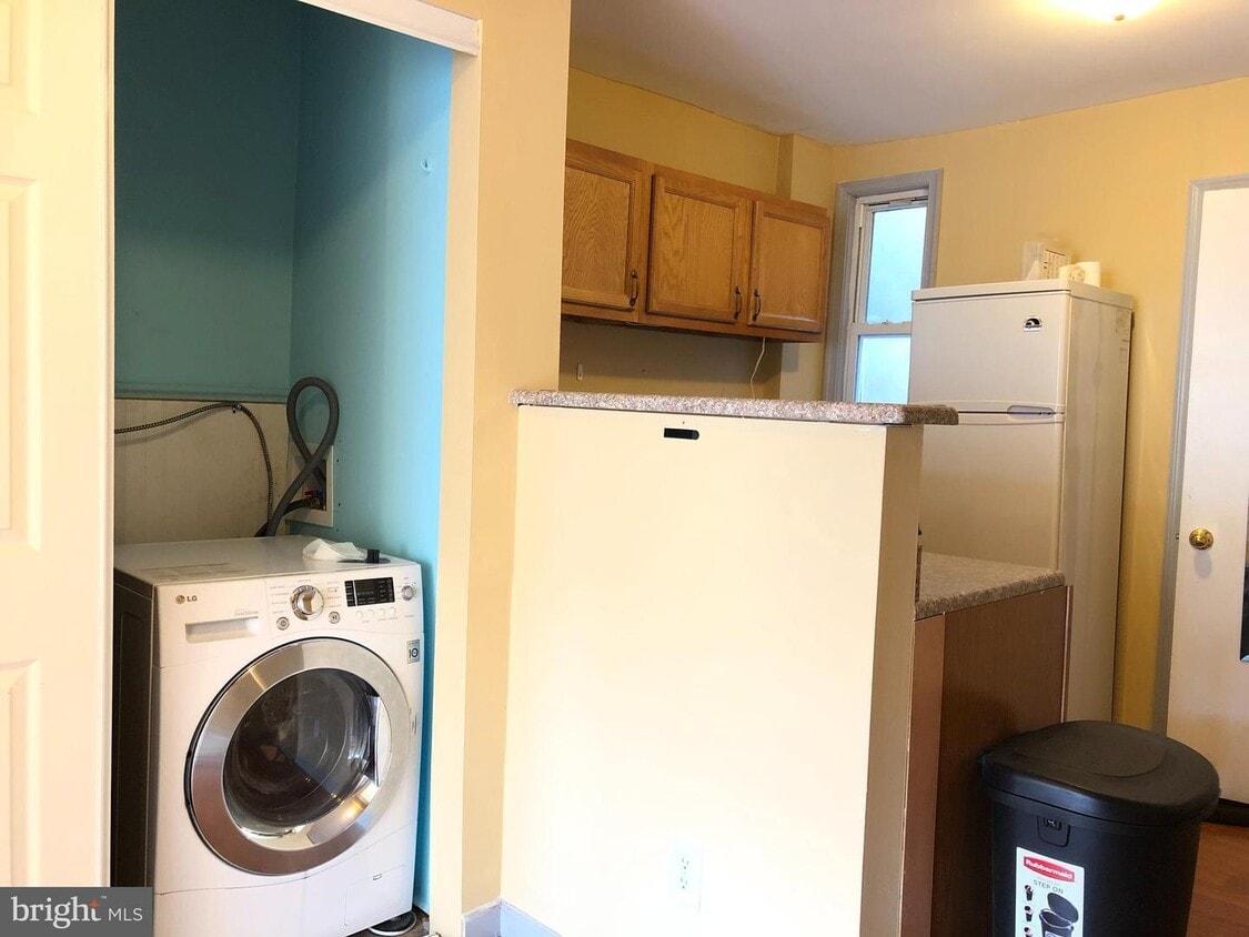 Primary Photo - 406 S 20th St