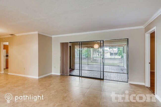 Foto del edificio - 9320 NW 13th St