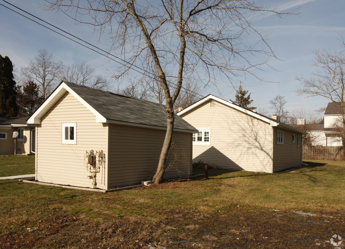 Primary Photo - Walled Lake Forest Apartments