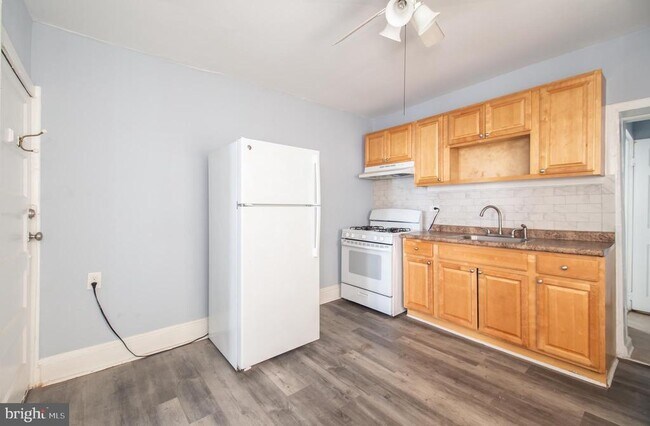 Foto del edificio - 2220 N Howard St