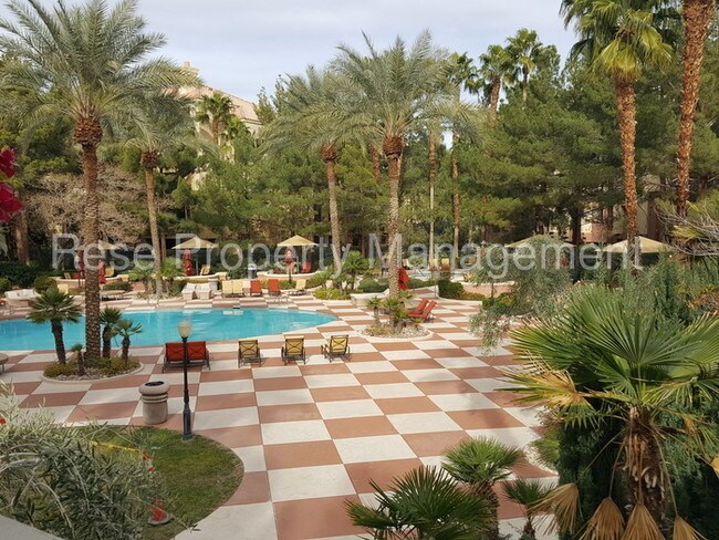 Building Photo - 220 E Flamingo Rd