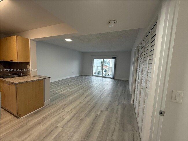 Building Photo - 3626 NE 168th St