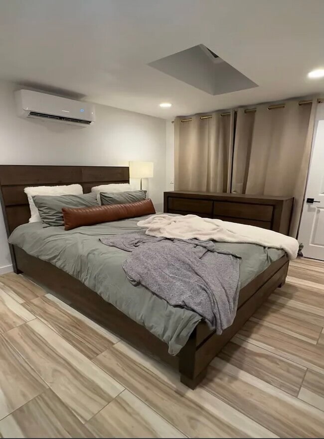 Foto del edificio - 2674 E Washington St