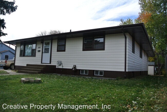 Building Photo - 1500 Main St S