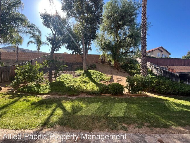 Building Photo - 4 br, 3 bath House - 2125 Cordillera Ave.