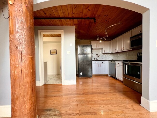 Building Photo - Stunning 2BR/1BA  Condo in Charlotte!!