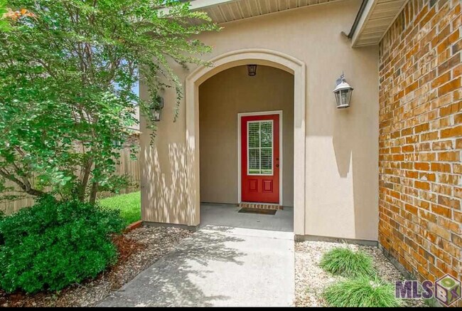 Building Photo - 657 Northbrook Dr