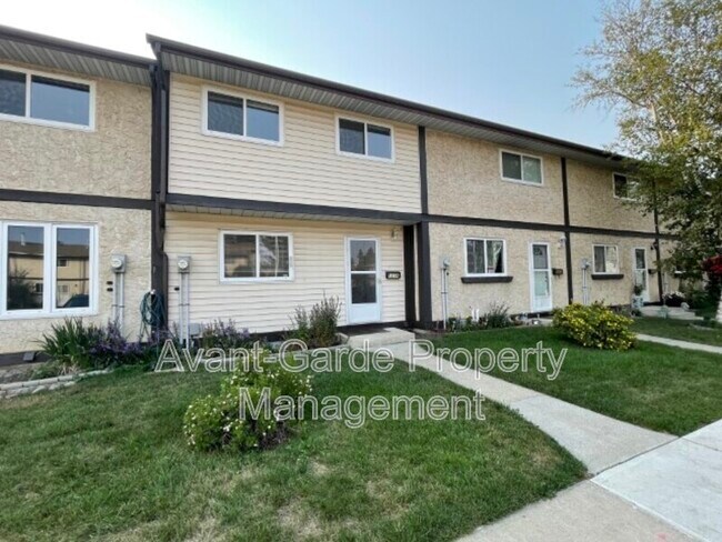Photo du bâtiment - 18144-18193 93 Ave NW