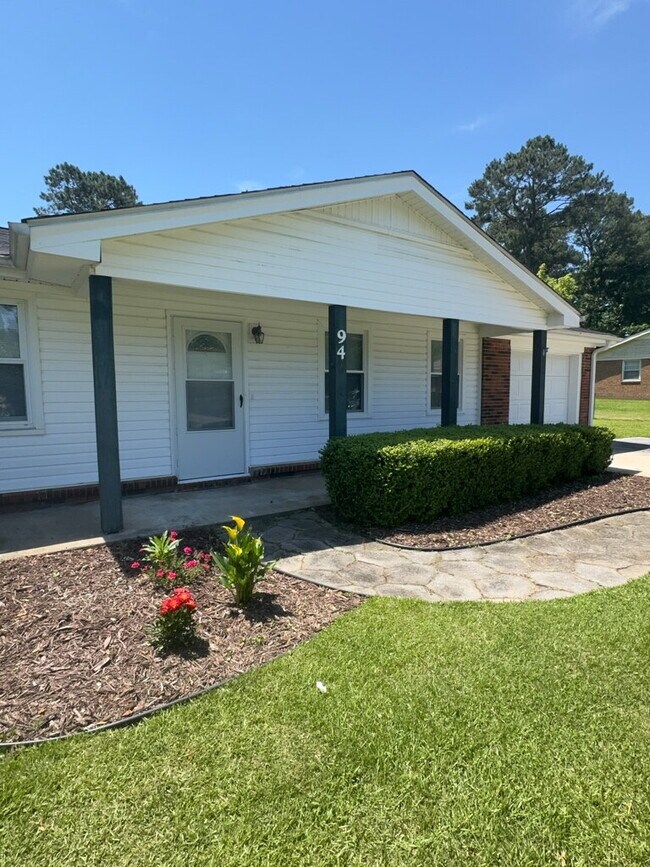 Foto del edificio - 94 Vandergrift Dr