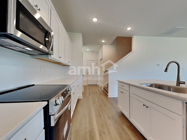 Building Photo - 1120 Livengood Wy