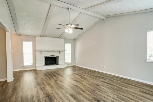 Foto del edificio - 1741 Crystal Way