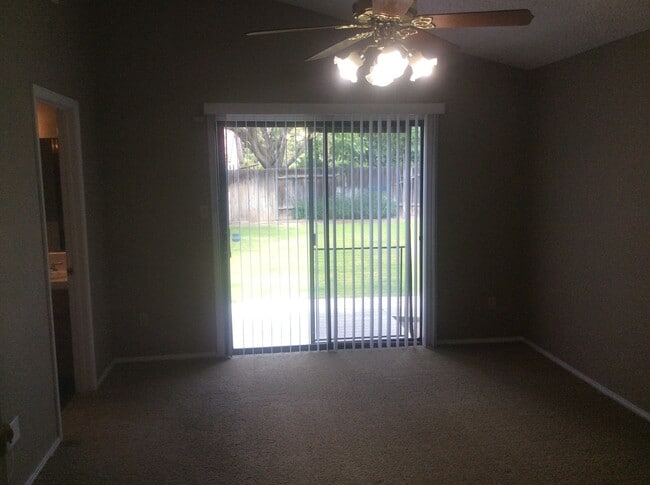 Building Photo - 9400 Huntsman Oak Ct