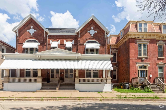 Building Photo - 1658 Iowa St
