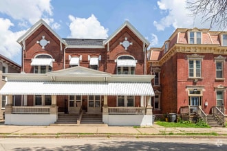 Building Photo - 1658 Iowa St