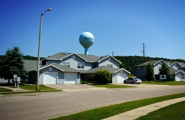 Building Photo - Scenic View Townhomes