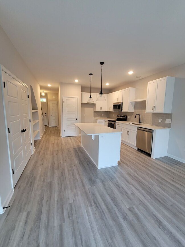 Foto del edificio - Modern townhome in beautiful Mallory Creek Subdivision