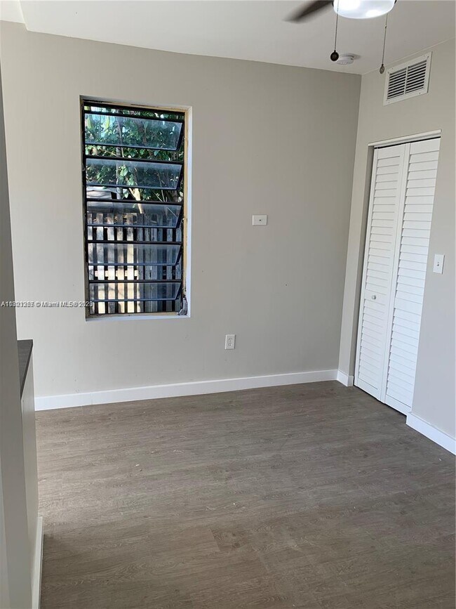 Foto del edificio - 2932 NW 16th Ave