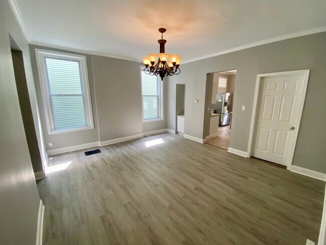 Foto del edificio - 6 Bed/2.5 Bath Mins. From UC $750/pp ($4,5...