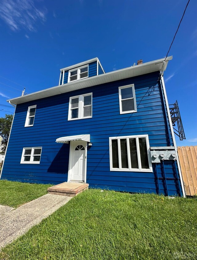 Foto principal - 1061 King Georges Post Rd