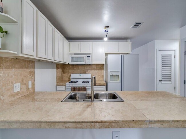 Foto del edificio - 1607 Valleyridge Dr