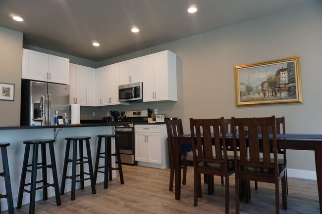 Foto del edificio - 719 E Ryder Pk Ln