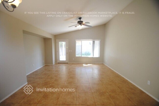 Building Photo - 4073 E Princeton Ave