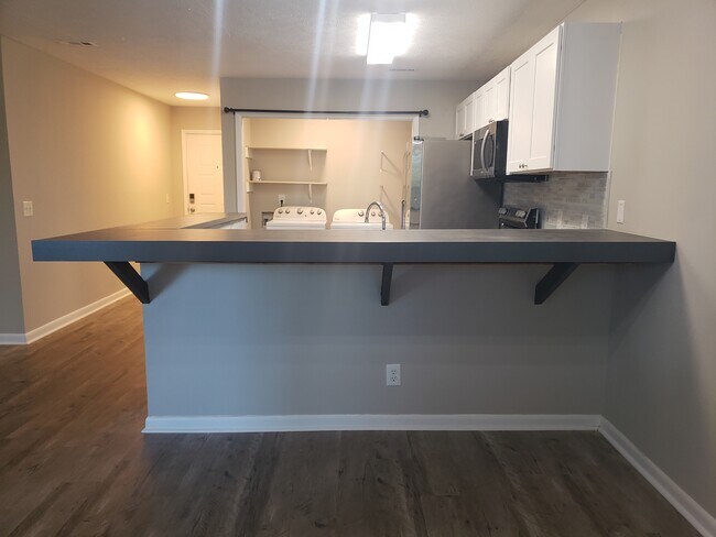 Building Photo - 6756 Willowbrook Dr