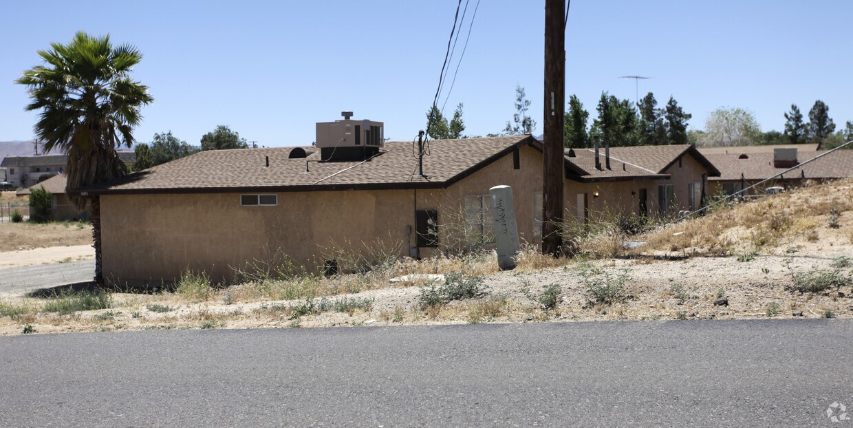 Building Photo - 16873-16875 Sequoia St
