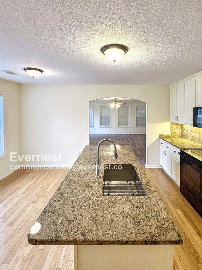 Foto del edificio - 552 Drake Cir