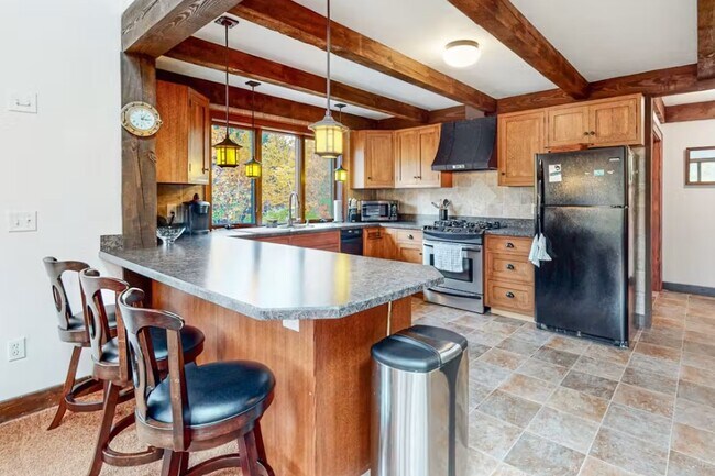 Building Photo - 84 Juniper Ridge Rd
