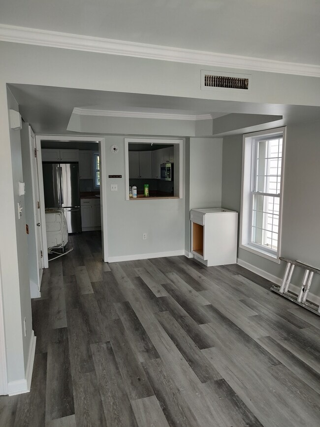 Building Photo - 374 73rd St #5