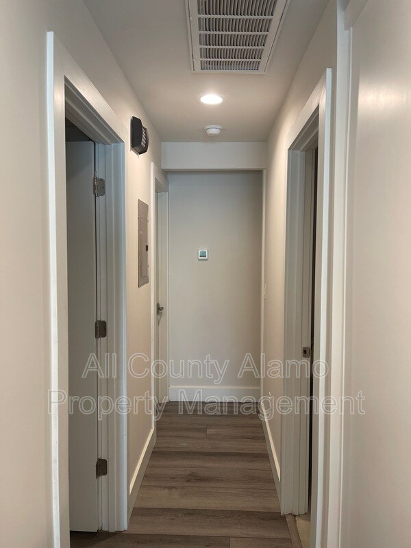 Building Photo - 116 Naylor St