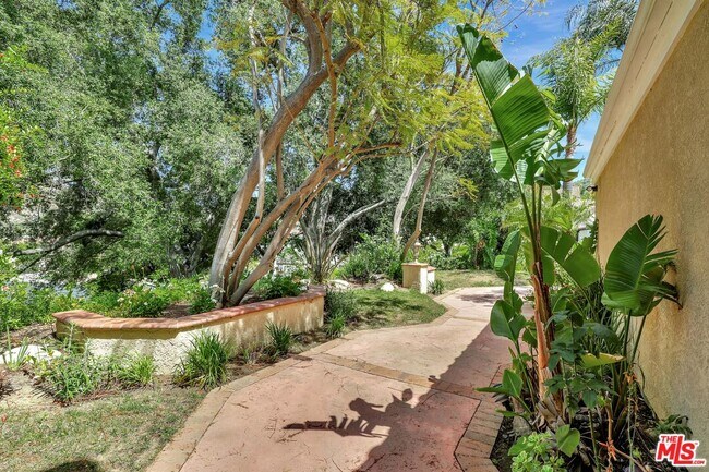 Building Photo - 24701 Cll Conejo