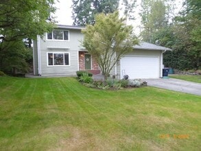 Building Photo - 436 16th Ln
