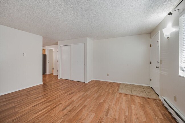 Building Photo - Downtown CDA duplex 3 bed 1 bath NEW REMODEL
