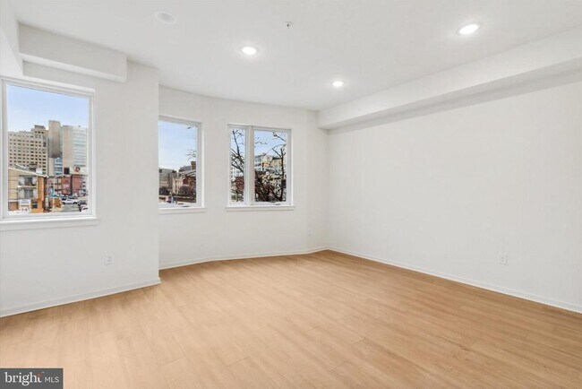 Foto del edificio - 245 N 12th St