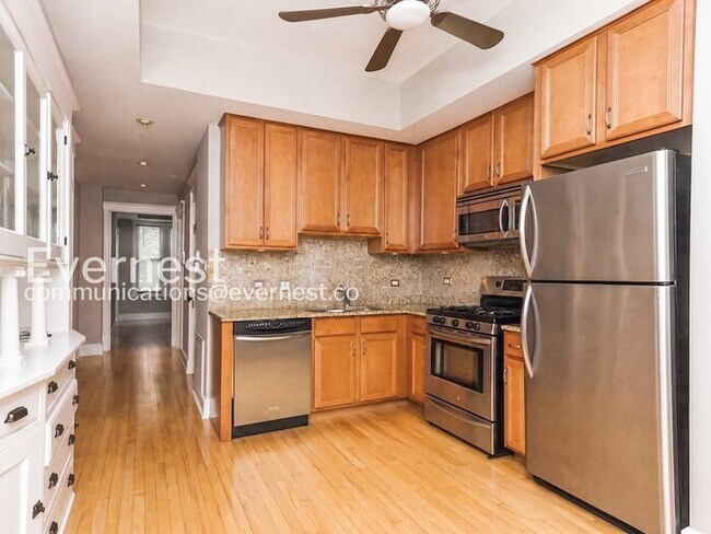 Foto del edificio - 821 N Winchester Ave