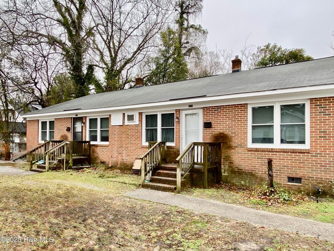 Foto principal - 605 E 4th St